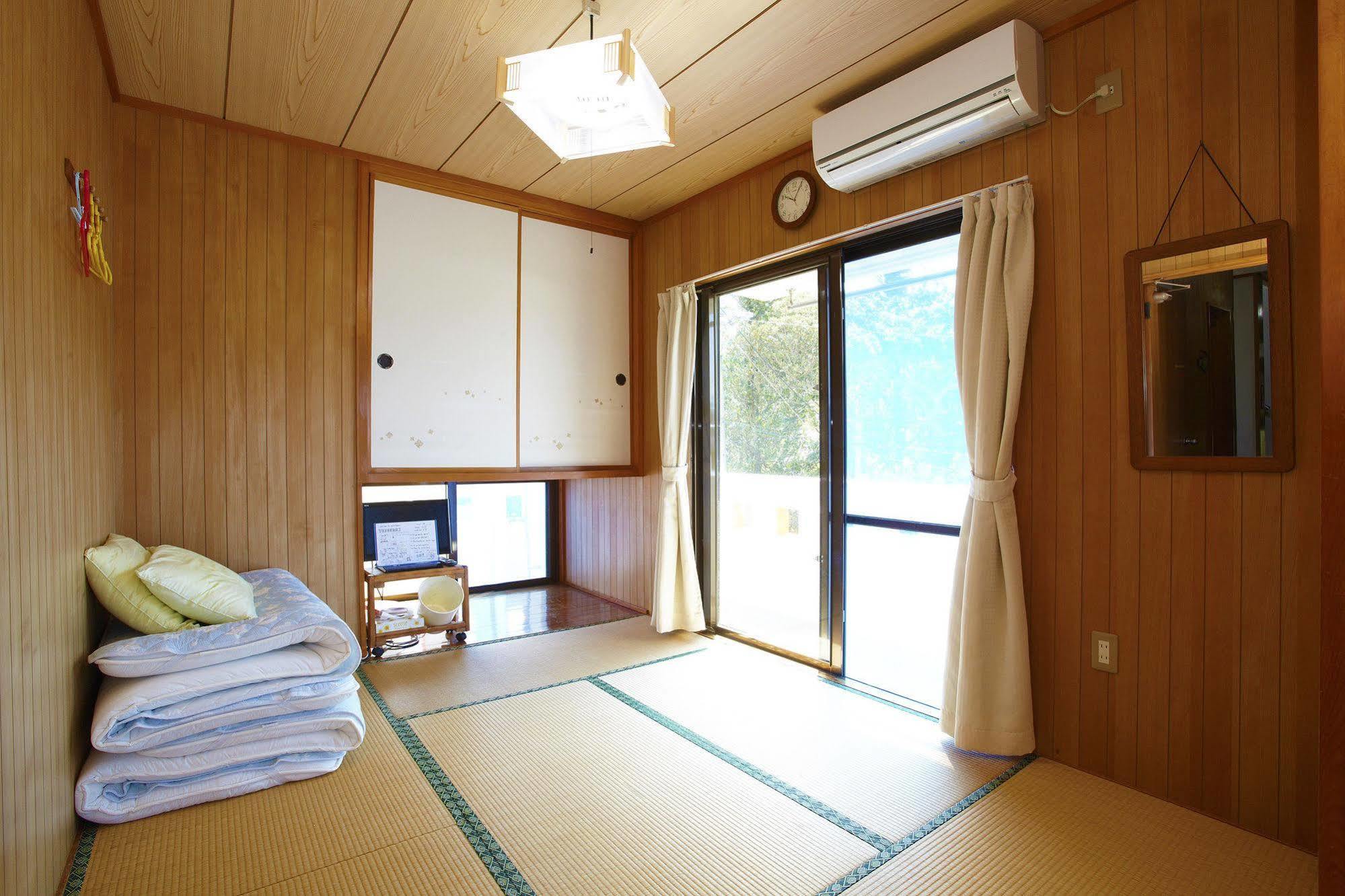 Minshuku Yadokari Hotel ซามามิ ภายนอก รูปภาพ