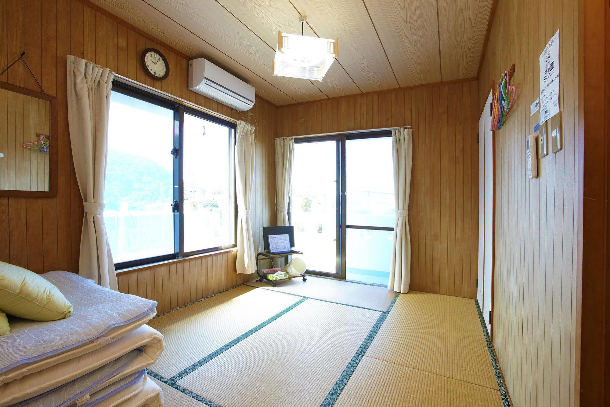 Minshuku Yadokari Hotel ซามามิ ภายนอก รูปภาพ