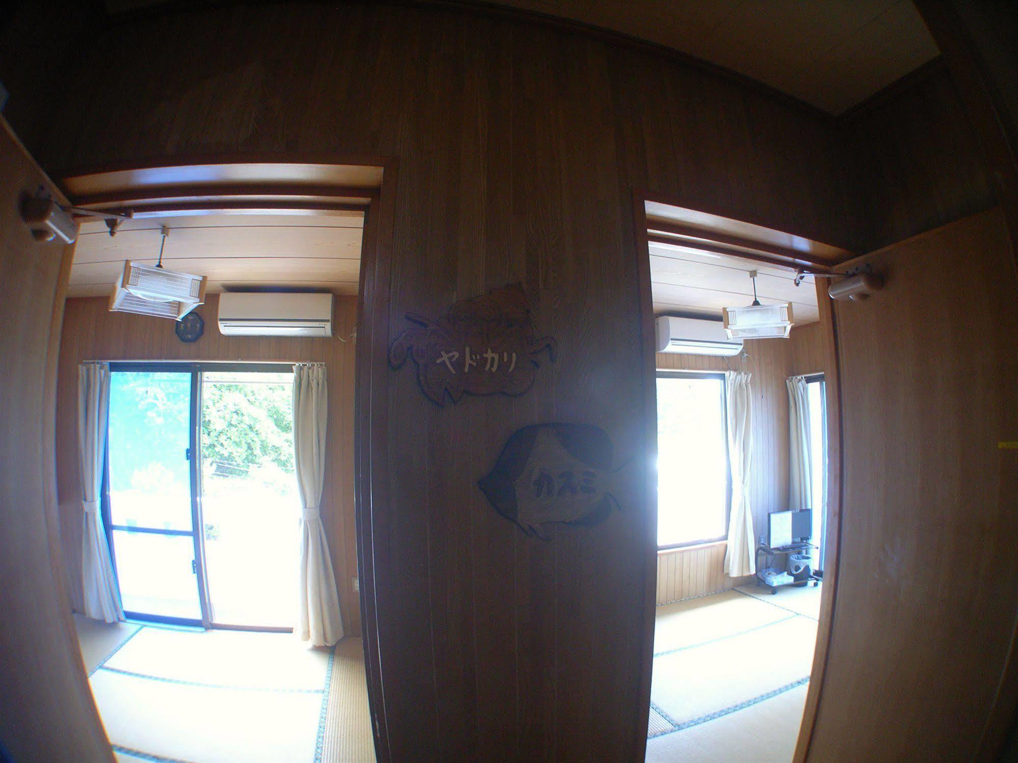 Minshuku Yadokari Hotel ซามามิ ภายนอก รูปภาพ